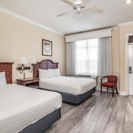 Litchfield Beach & Golf Resort Екстер'єр фото